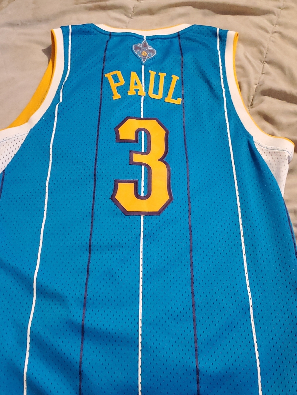 NBA Vintage Adidas New Orleans Hornets Chris Paul Jersey..🏀